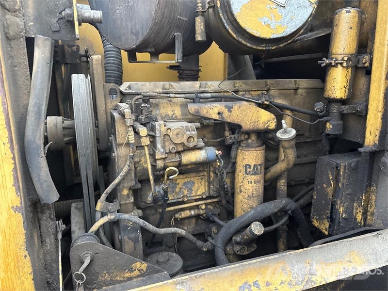 CAT IT28F Radlader