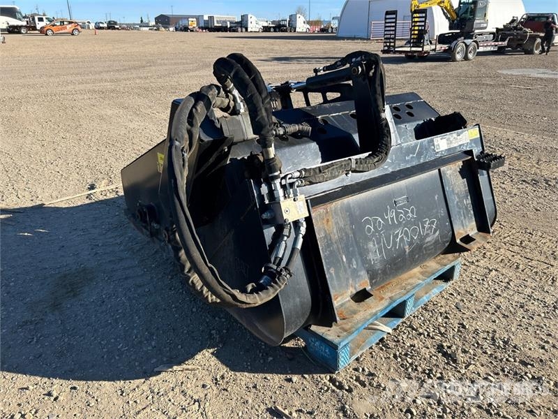 CAT LR116 60 in Skid Steer Landscape Rake Raker og høyvendere