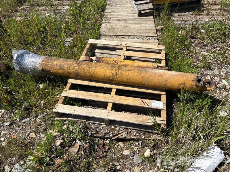 CAT of (2) Cat Hydraulic Cylinders Drugi deli