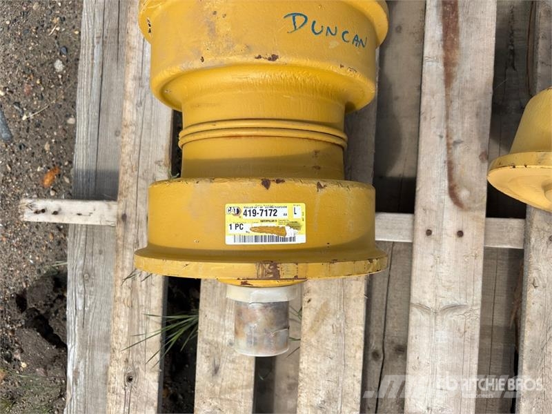 CAT of (2) Cat Track Rollers (Unused) - Fits Cat D7 El Autres accessoires