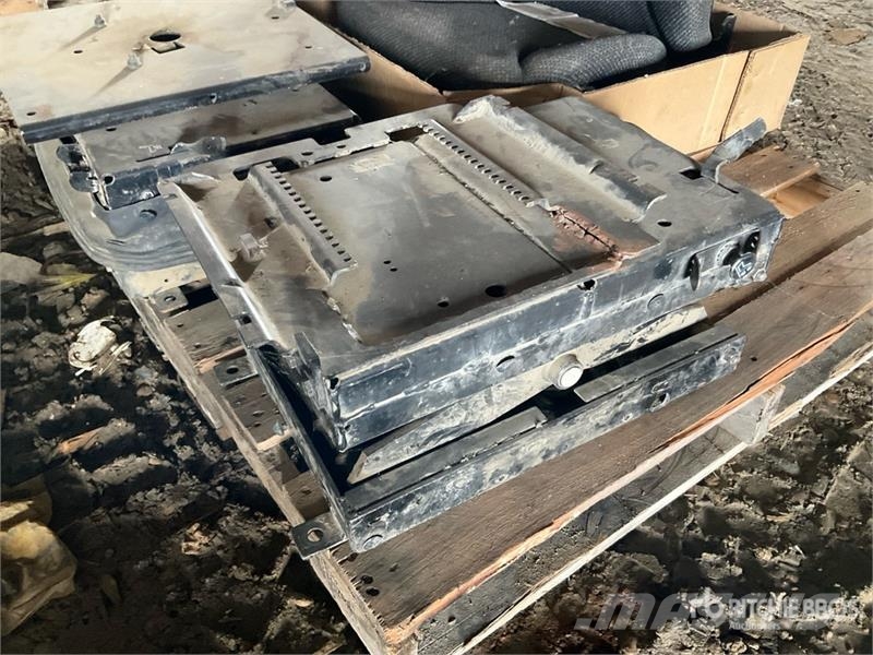 CAT of Cat Seat Bases & Seat Ostale komponente za građevinarstvo