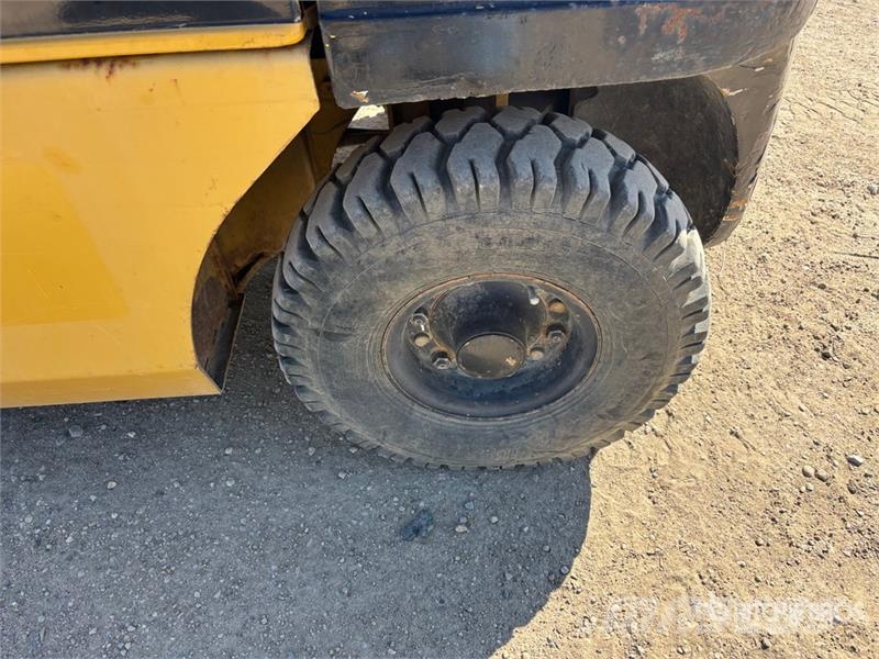 CAT P5000 5000 lb Pneumatic Tire Forklift Περονοφόρα ανυψωτικά κλαρκ - άλλα