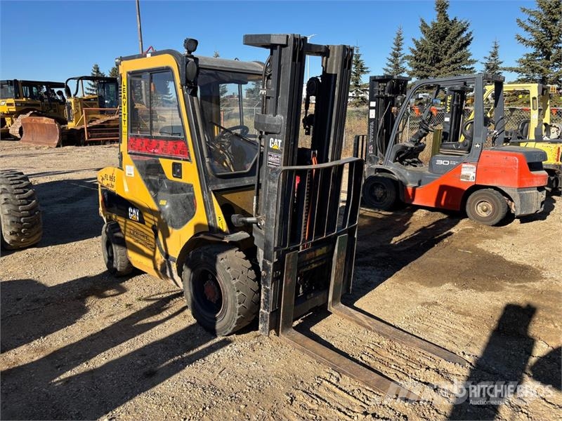 CAT PD6000-D 6000 lb Pneumatic Tire Forklift Kahveltõstukid - muud