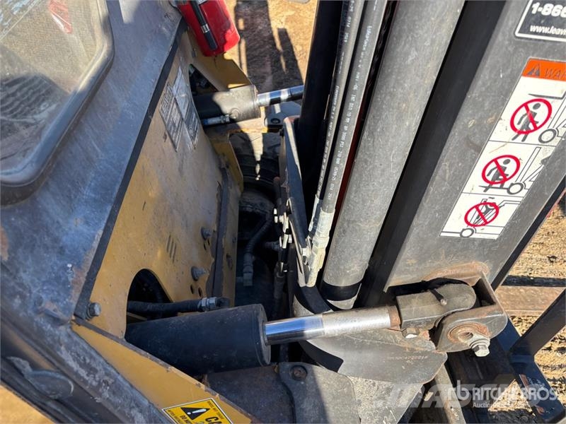 CAT PD6000-D 6000 lb Pneumatic Tire Forklift Kahveltõstukid - muud