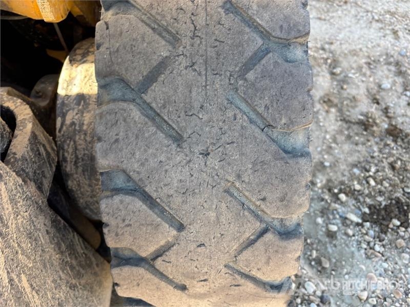 CAT PD6000-D 6000 lb Pneumatic Tire Forklift Kahveltõstukid - muud