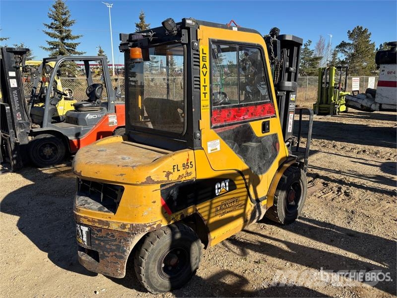 CAT PD6000-D 6000 lb Pneumatic Tire Forklift Kahveltõstukid - muud