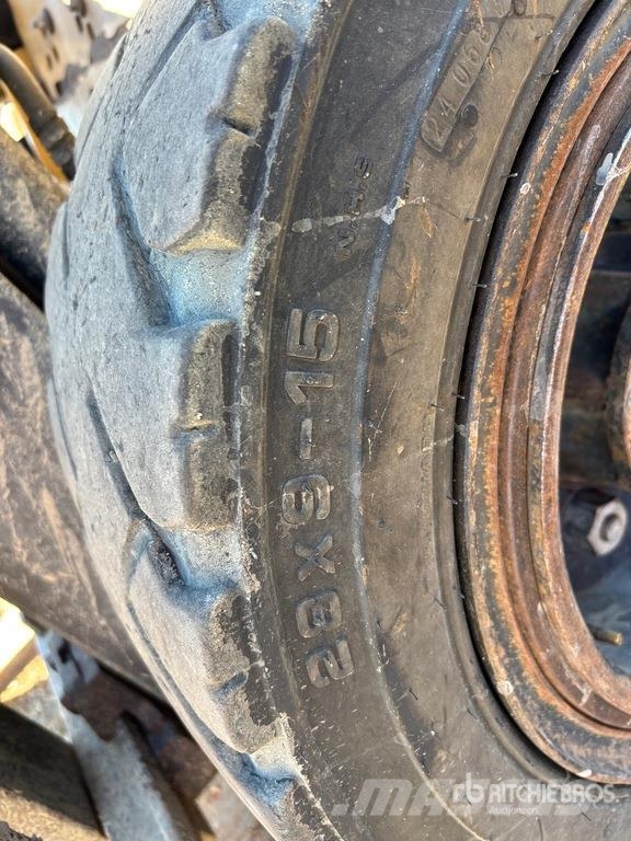 CAT PD6000-D 6000 lb Pneumatic Tire Forklift Kahveltõstukid - muud