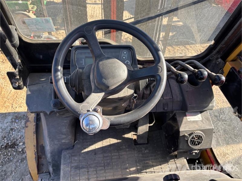 CAT PD6000-D 6000 lb Pneumatic Tire Forklift Kahveltõstukid - muud