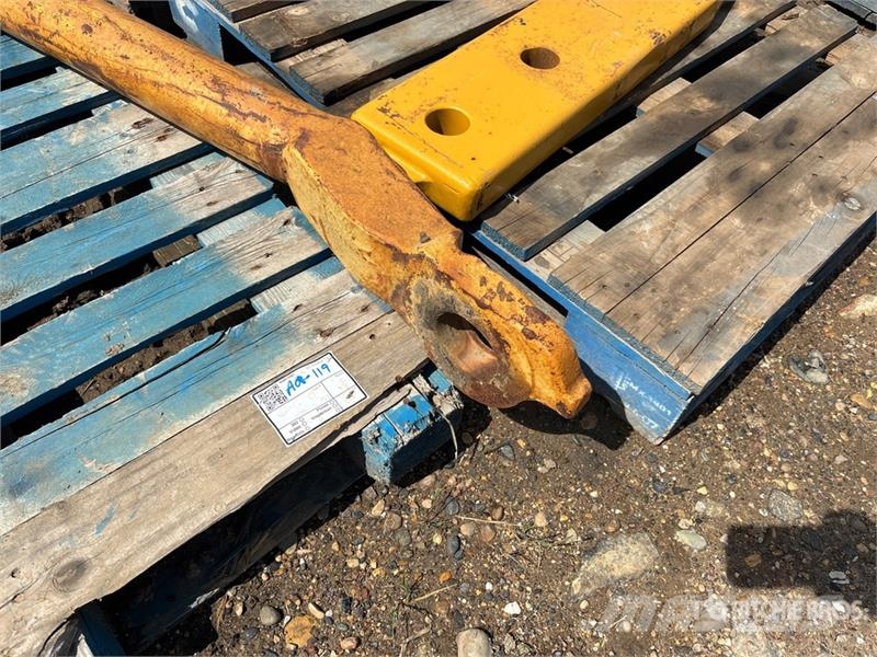 CAT Pull Bar - Fits Cat 621G/627G Drugi deli