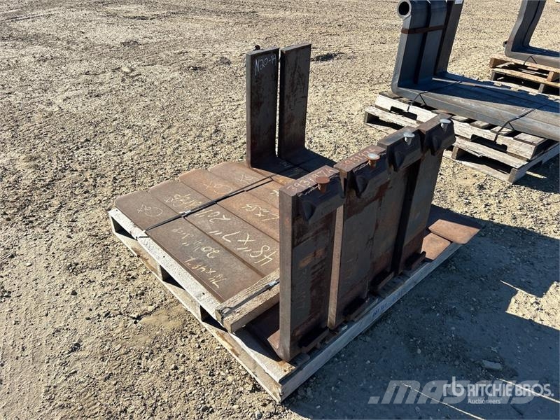 CAT Quantity of (3) Sets Wheel Loader Forks Вили