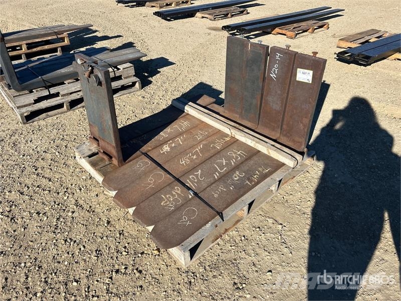 CAT Quantity of (3) Sets Wheel Loader Forks Вили