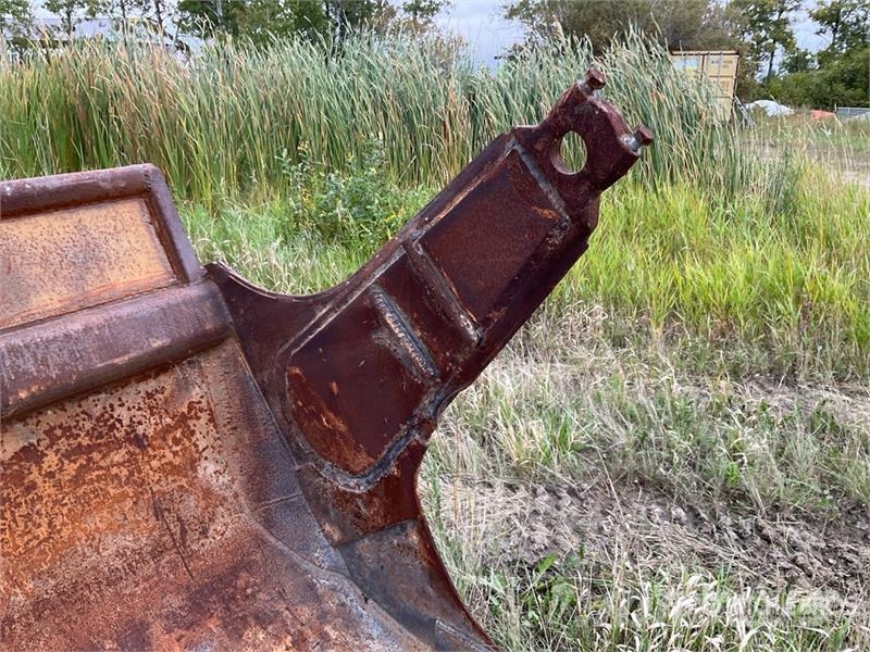 CAT Scraper Pan Būvniecība- Citi