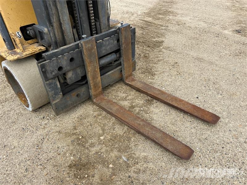 CAT T-70D 5800 lb Cushion Tire Forklift Інше