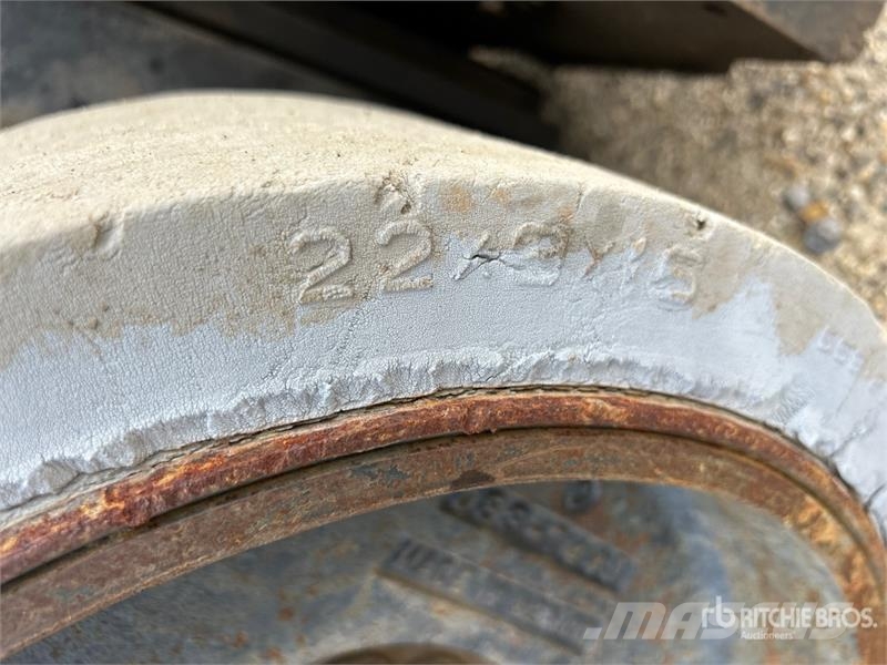 CAT T-70D 5800 lb Cushion Tire Forklift Інше