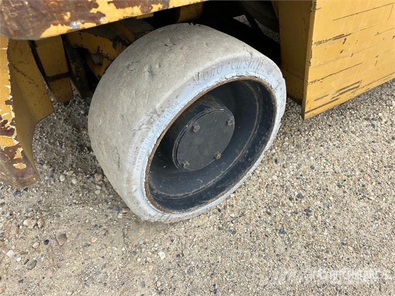 CAT T-70D 5800 lb Cushion Tire Forklift Інше