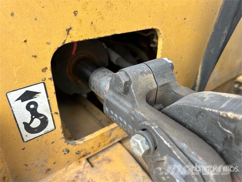 CAT T-70D 5800 lb Cushion Tire Forklift Інше