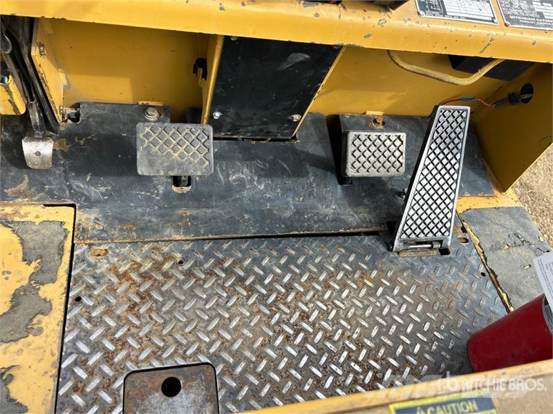 CAT T-70D 5800 lb Cushion Tire Forklift Інше