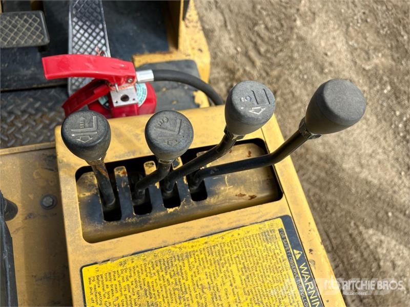 CAT T-70D 5800 lb Cushion Tire Forklift Інше
