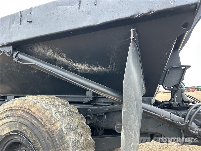 CAT T/A Off-Road End Dump Trailer Ďalšie nákladné vozidlá
