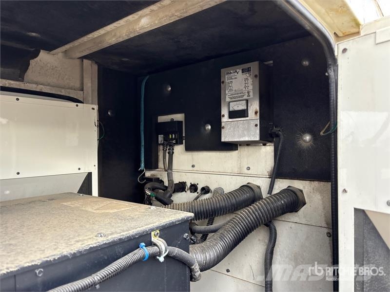 CAT XQ1006 100 kW Mobile Generator Set Naftové generátory