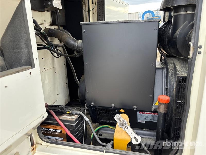 CAT XQ1006 100 kW Mobile Generator Set Naftové generátory