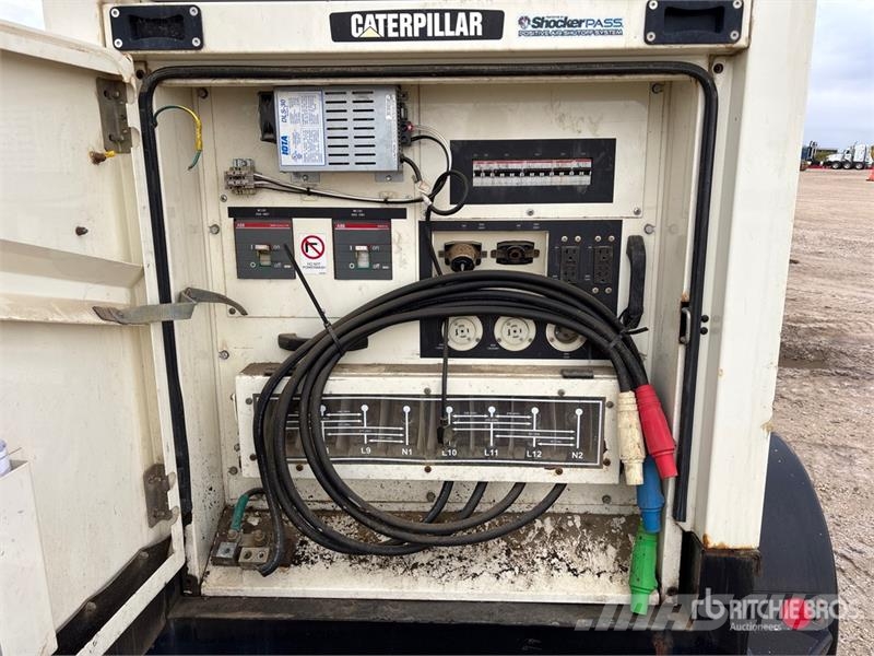 CAT XQ1006 100 kW Mobile Generator Set Naftové generátory