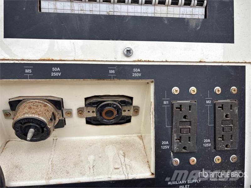 CAT XQ1006 100 kW Mobile Generator Set Naftové generátory
