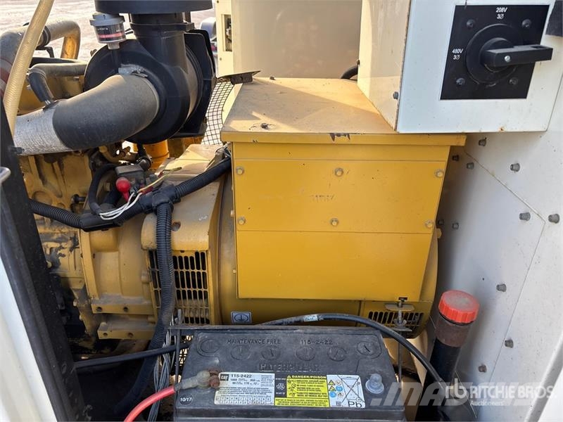 CAT XQ30-8 Diiselgeneraatorid