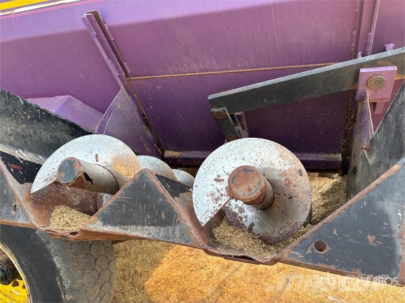Cattlelac 360 Feed Grinder Mixer ماكينات وملحقات مواش أخرى