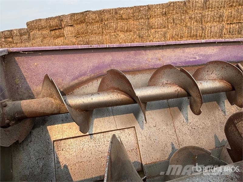 Cattlelac 360 Feed Grinder Mixer ماكينات وملحقات مواش أخرى