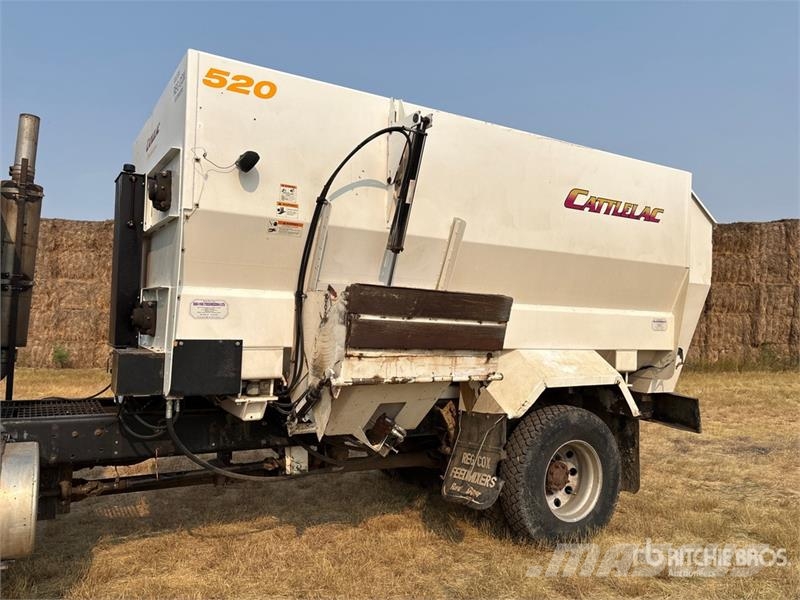  Cattlelac 520 Feed Grinder Mixer ماكينات وملحقات مواش أخرى