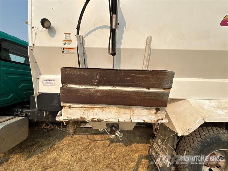  Cattlelac 520 Feed Grinder Mixer ماكينات وملحقات مواش أخرى