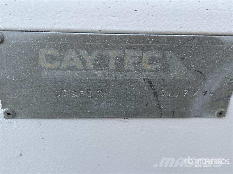  Caytec 7 ft 10 in Truck Cap Kabine i unutrašnjost