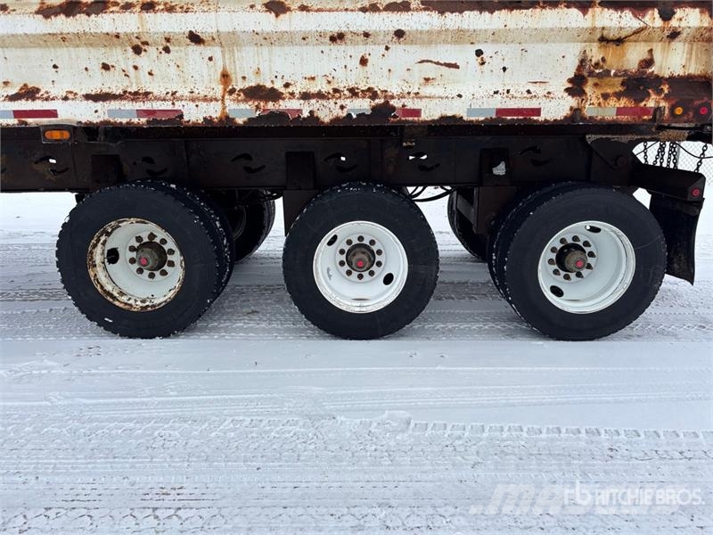 Centreline 30 ft Tri/A End Dump Trailer Самосвальные прицепы