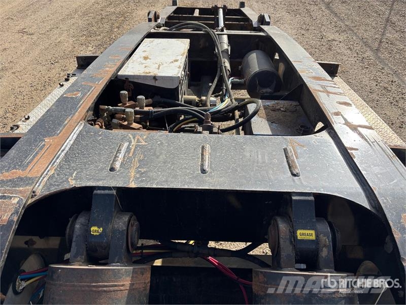Centreline Shallow Drop 55T Tri/A Lowboy Trailer Mélybölcsős