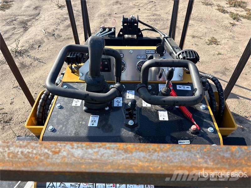 CFG KJT27 Mini Compact Track Loader (Unused) Skid steer loaders