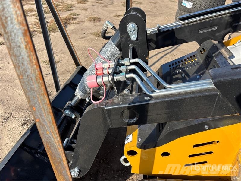 CFG KJT27 Mini Compact Track Loader (Unused) Skid steer loaders