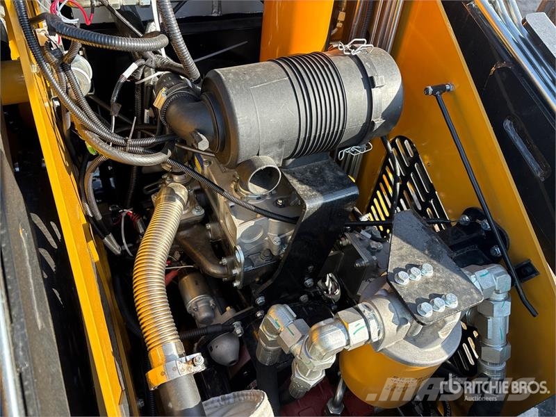 CFG KJT27 Mini Compact Track Loader (Unused) Skid steer loaders