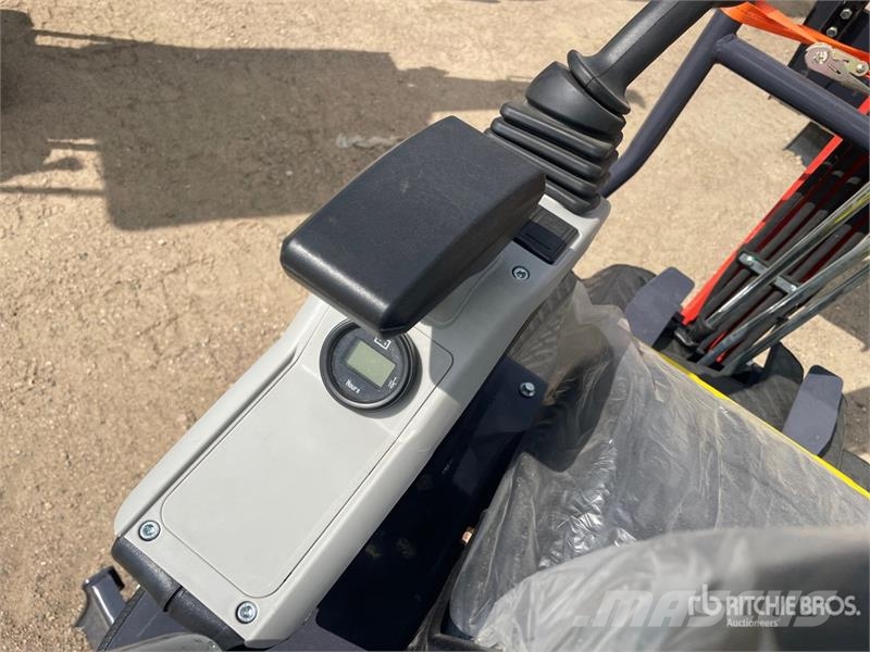 CFG MX15RX Mini Excavator (Unused) Mini kotrók < 7t