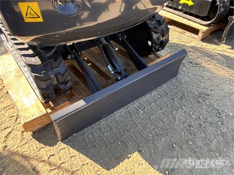 CFG QK18R Mini Excavator (Unused) Mini excavadoras < 7t