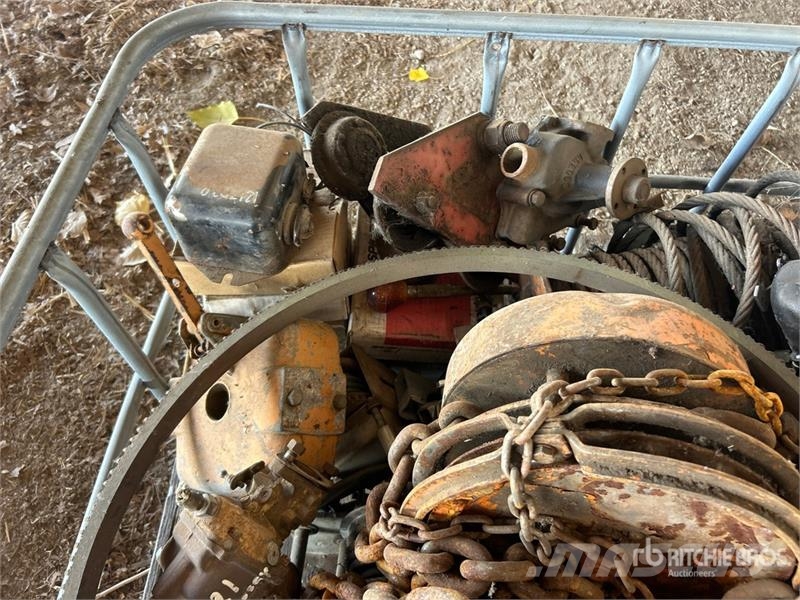 Chains, Belts, Headlight & Hydraulic Winch مكونات أخرى