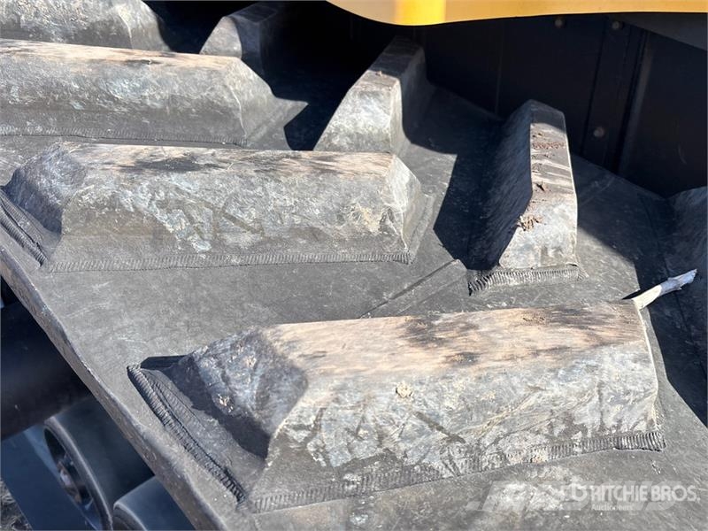Challenger CH45 Track Tractor الجرارات