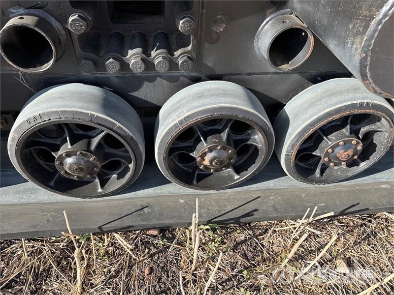 Challenger CH45 Track Tractor الجرارات