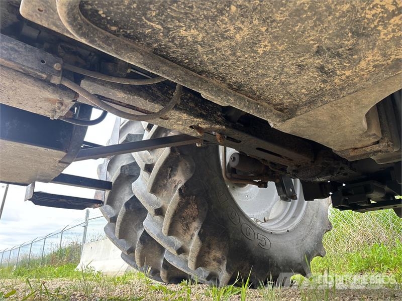 Challenger MT525B 4WD Tractor Tractoren