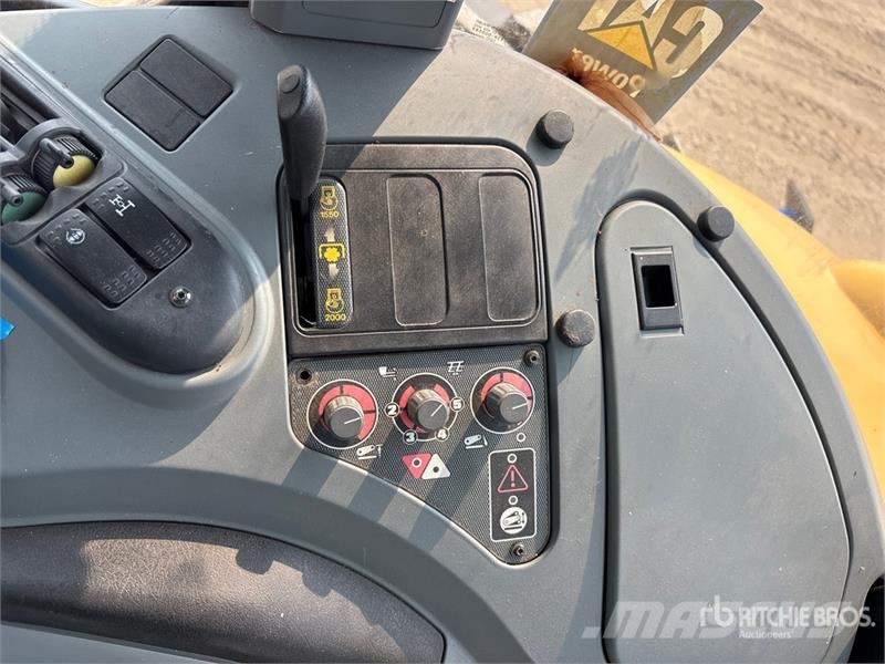 Challenger MT525B 4WD Tractor Traktorok