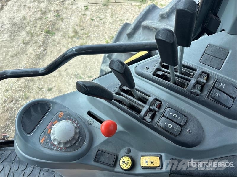 Challenger MT525B 4WD Tractor Tractoren