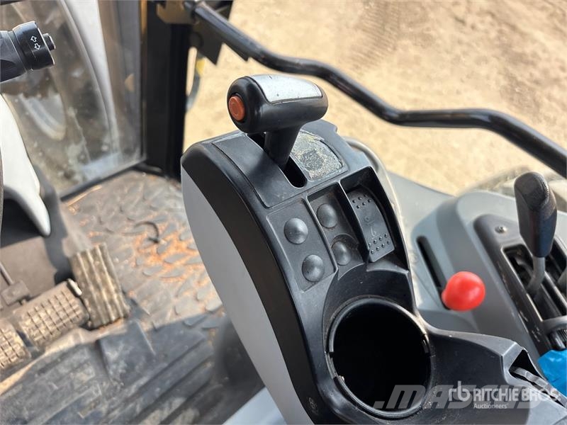 Challenger MT525B 4WD Tractor Traktorok