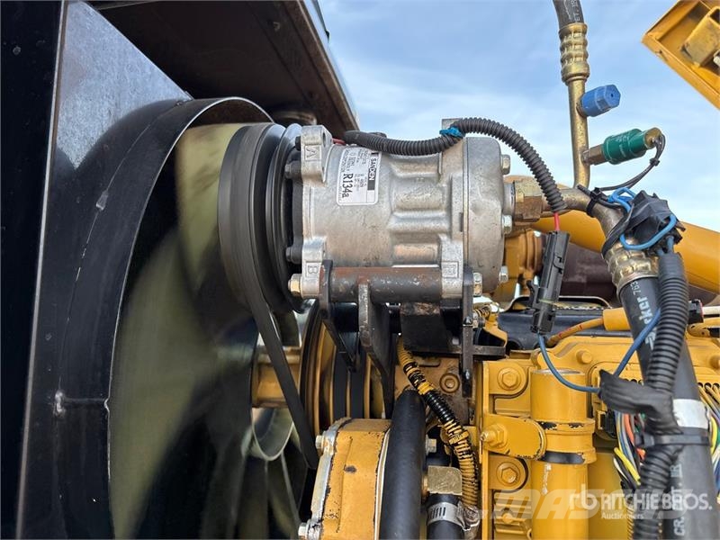 Challenger SP115B Рядкові жатки