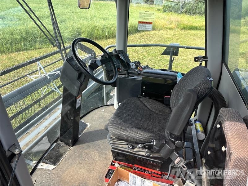 Challenger SP115C 30 ft Swather Windrower Schwader