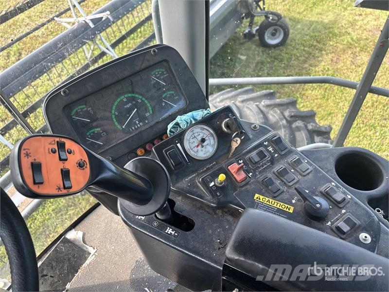 Challenger SP115C 30 ft Swather Windrower Schwader